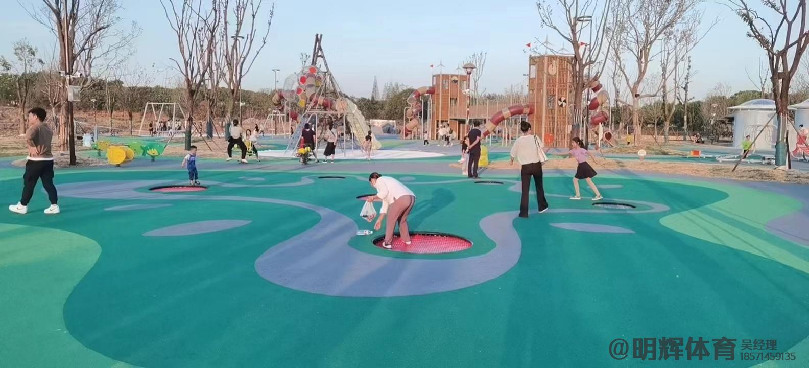 芒康公园跑道是用什么材料做成的